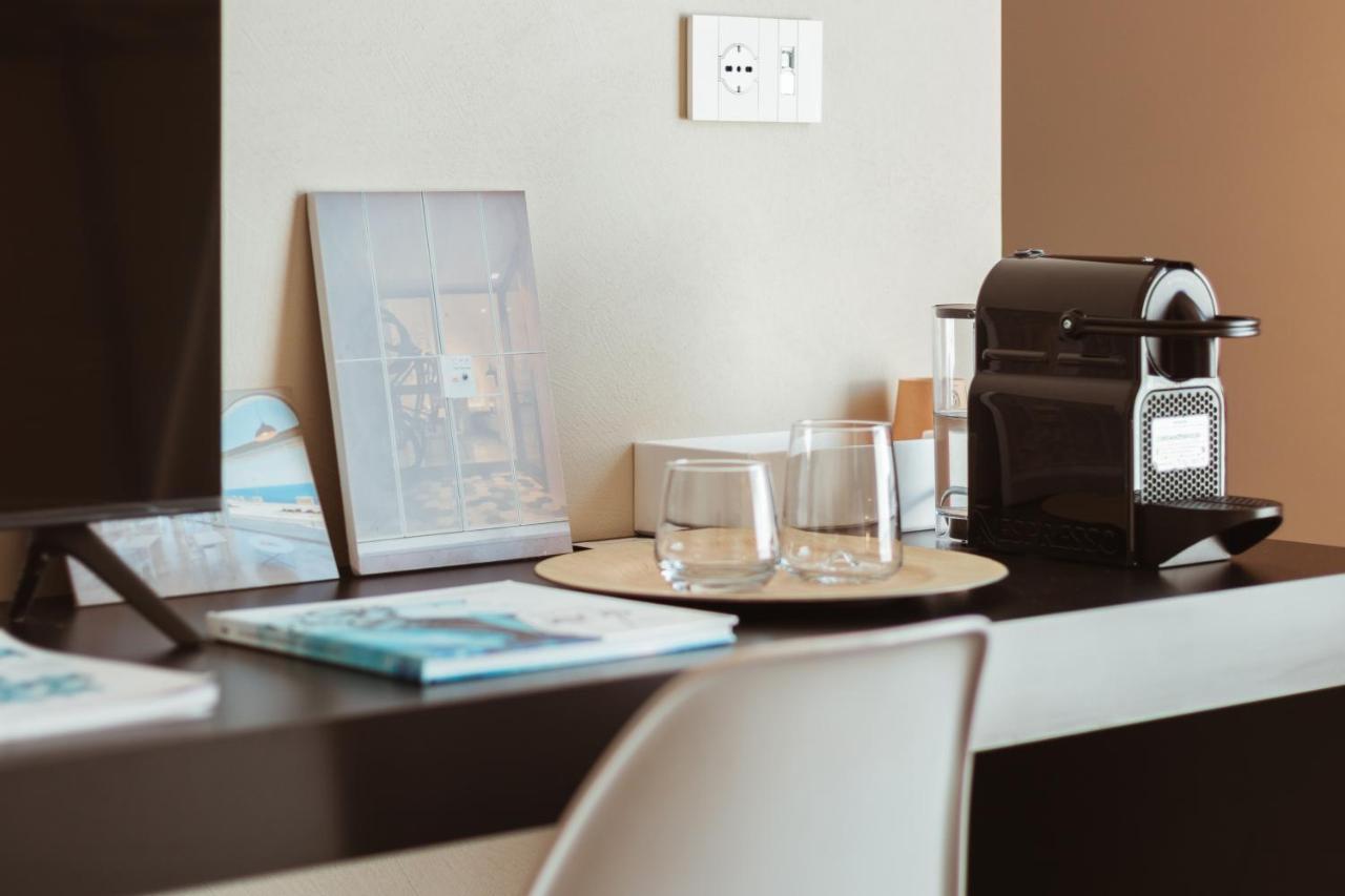 Mpiut - Housea Hotel Polignano a Mare Luaran gambar