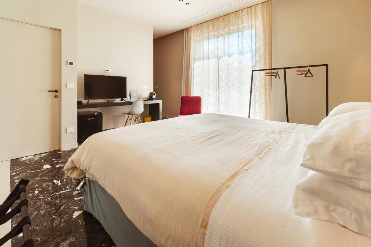 Mpiut - Housea Hotel Polignano a Mare Luaran gambar