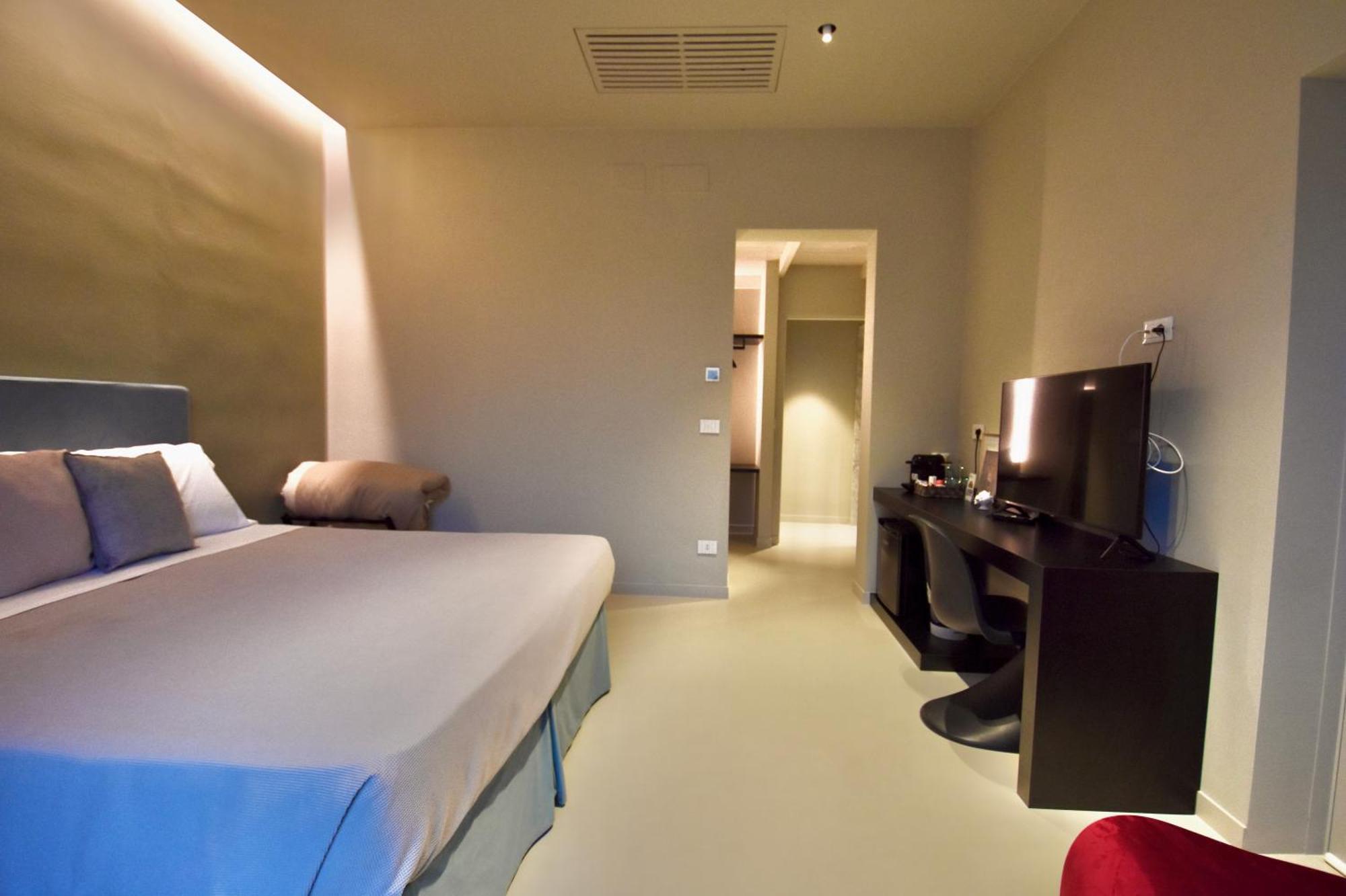 Mpiut - Housea Hotel Polignano a Mare Luaran gambar
